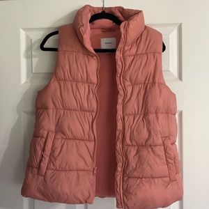 Old navy puffer vest